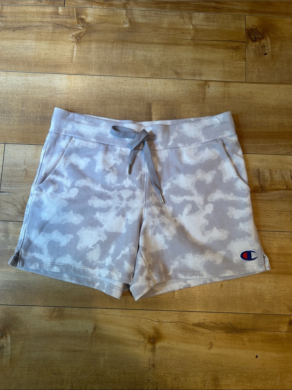 🔵Champion Women's Light Gray Camo Lounge Shorts med

Short Champion Marbré Tie-D